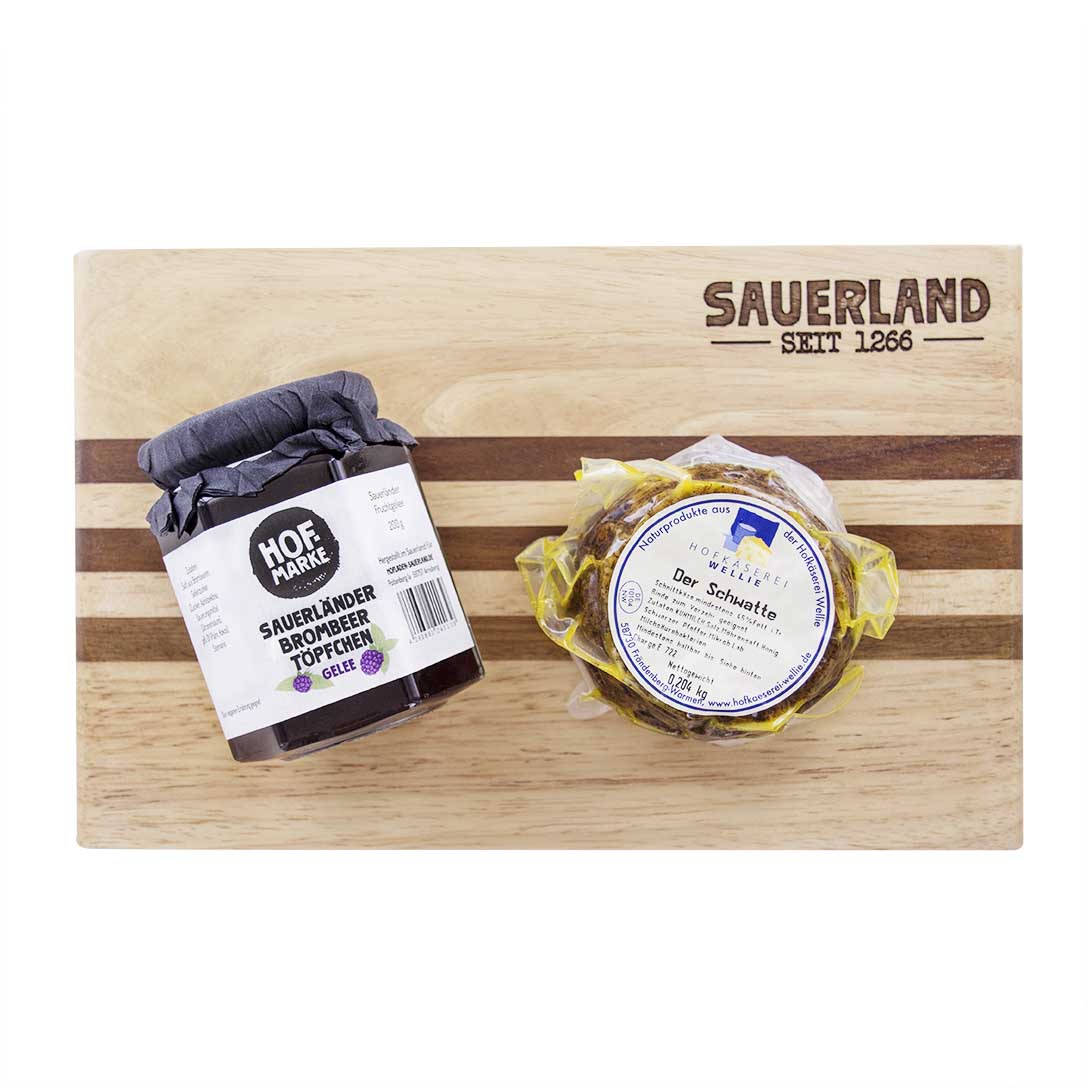 Geschenkset Sauerländer Frühstückszeit vom Hofladen Sauerland; Sauerland-Brettchen, Fruchtaufstrich und Mini-Käse-slides